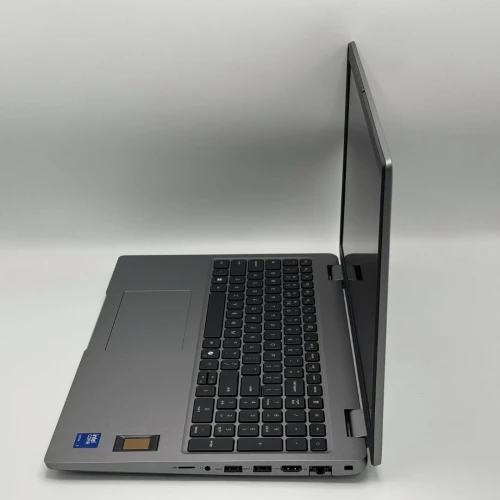DELL PRECISION 3590 / ULTRA 7 165H / 16Go DDR5 / 1To / NVIDIA RTX 500 Ada / 15.6 FHD