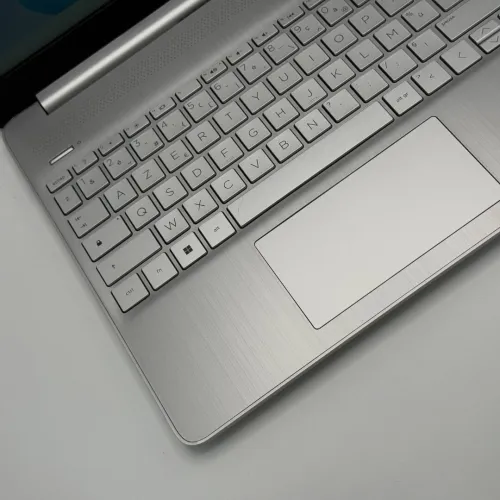 HP LAPTOP 15 / 12th I3-1215U / 8Go DDR4 / 256SSD / 15.6 FHD