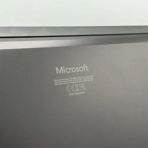 MICROSOFT SURFACE LAPTOP 7 / SnapDragon X Elite / 16Go DDR5X / 1To SSD / 13.4 QHD HDR Tactile