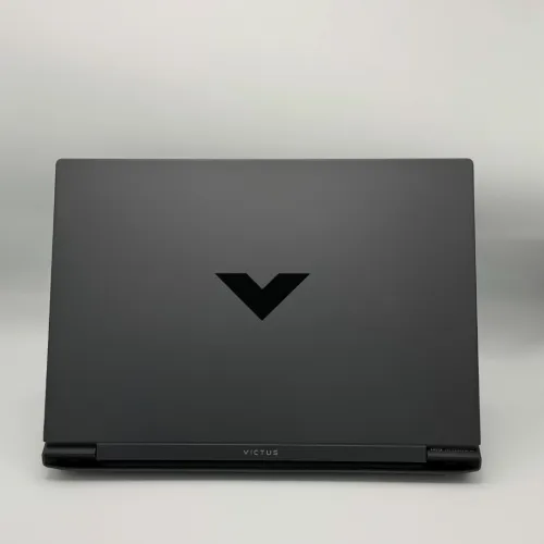 HP Victus 15 / i7-13620H / RTX 5060 / 144Hz