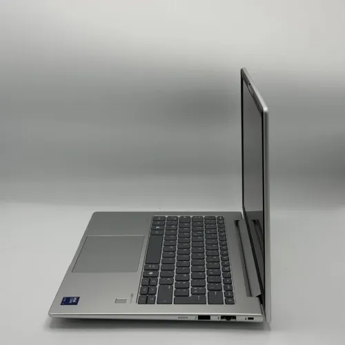 HP EliteBook 640 G11 Ultra / Ultra 7 155U / 16 Go DDR5 / 256 Go SSD NVMe / 14 FHD+ Tactile