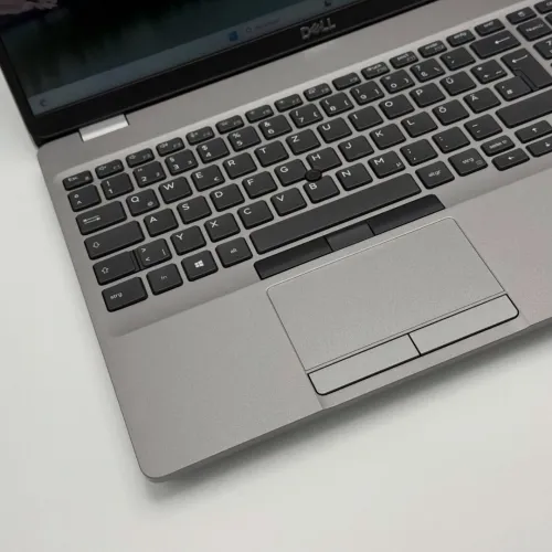Dell Latitude 5510 / i5-10310U / 8 Go DDR4 / 512 Go SSD / 15.6