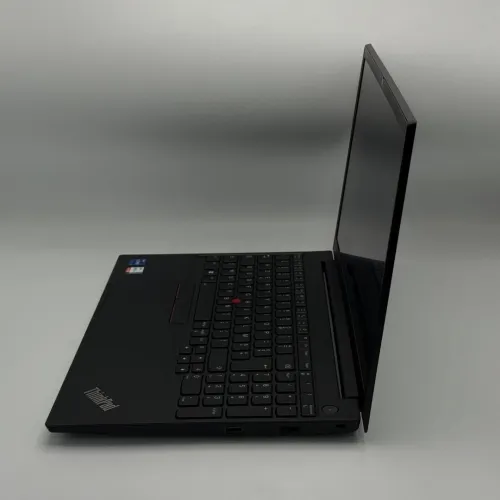 Lenovo Thinkpad E15 / i7-1255u