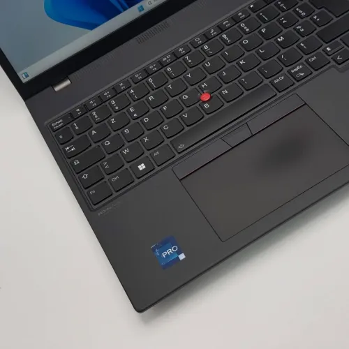 LENOVO THINKPAD P16s / 12th I5-1250P / NVIDIA T550 4Go / 16Go DDR4 / 512SSD / 16 FHD+