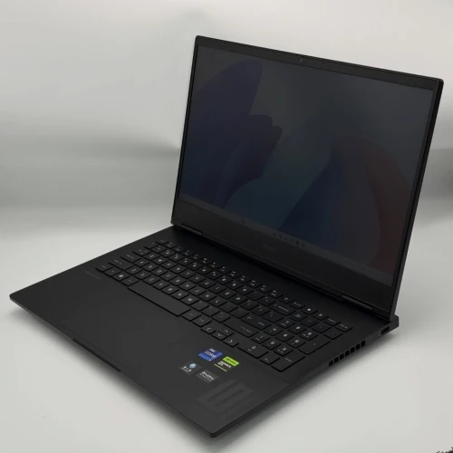 HP OMEN 16 / i9-13900HX / 16 Go DDR5 / RTX 4060 / QHD 240Hz
