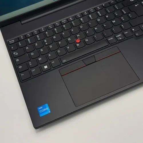 LENOVO THINKPAD E16 / 13th I5-1335U / 40Go DDR4 / 256Go SSD / 16  FHD+ WUXGA