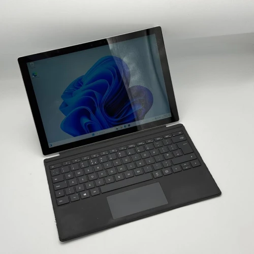 Microsoft Surface Pro 7+ / i7-1165G7 / 16 Go DDR4X / 256 Go SSD NVMe / 12.3 3K Tactile