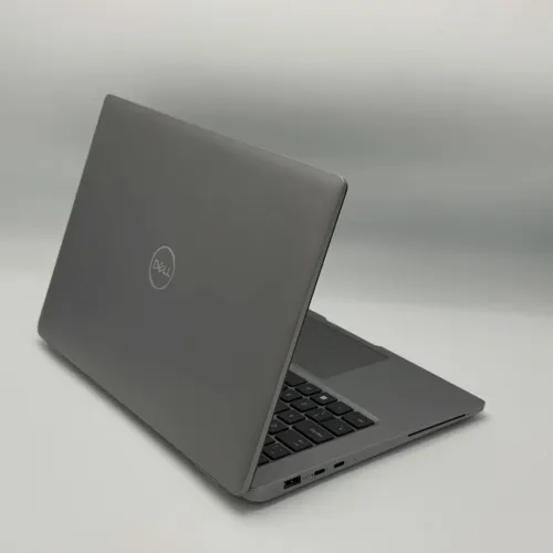 Dell Latitude 5350 / Ultra 5 125U / 16 Go DDR5 / 512 Go SSD / 13.3 FHD