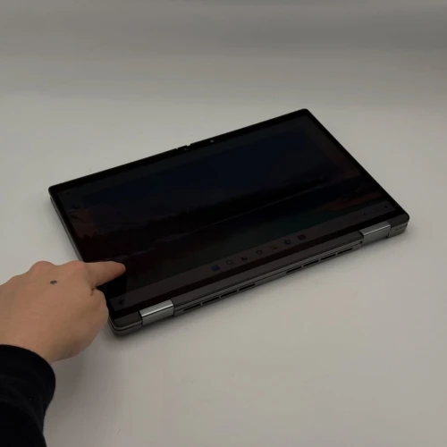 Dell Latitude 7350 x360 Convertible / Ultra 7 165U / 16 Go DDR5 / 512 Go SSD / 13.3 QHD+ Tactile