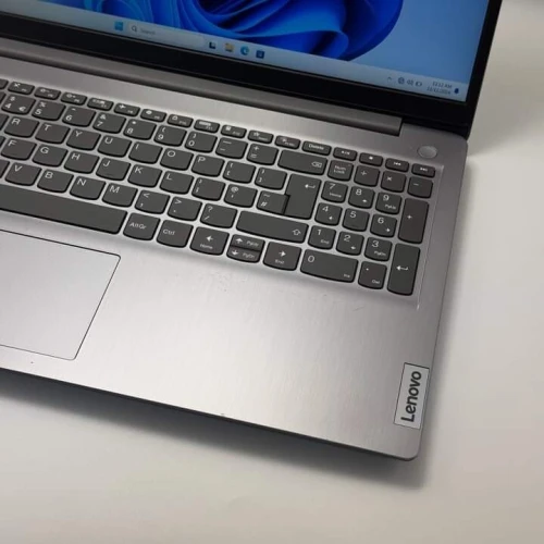 LENOVO IDEAPAD 3 / 11th I5-1135G7 / 8GO DDR4 / 256GO SSD / 15.6 FHD