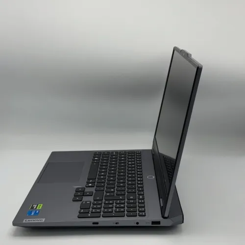 Lenovo LOQ 15 / i5-13450HX / 24 Go DDR5 / 1 To SSD / RTX 5050 8 Go / 15.6 FHD 144Hz