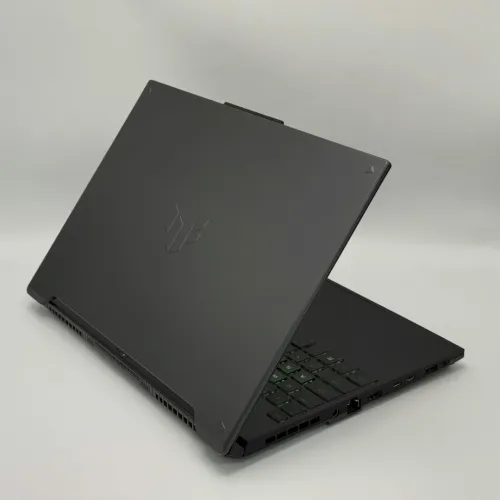ASUS TUF Gaming A16 / Ryzen 7 7445HS / RTX 4050 / 144Hz