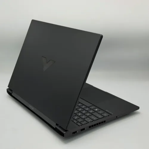 HP Victus 16  / i7-13620H / 16 Go DDR5 / 512 Go SSD / RTX 4060 8Go / 16.1 FHD 144Hz