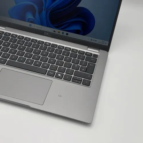 DELL LATITUDE 5450 / ULTRA 7 165U Vpro / 32Go DDR5 / 512SSD / 14 FHD