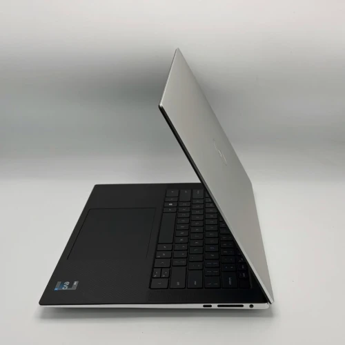 Dell XPS 15 9530 / i7-13700H / 16 Go DDR5 / 1 To SSD / RTX 4050 6Go