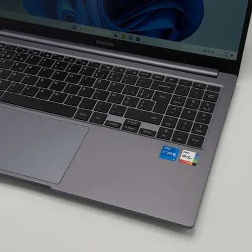 Samsung Galaxy Book4 (NP750XGK) / i5-1335U / 16 Go / 512 Go SSD / 15.6 FHD