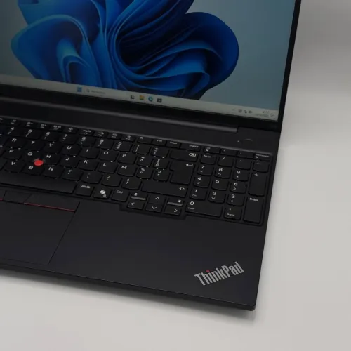 LENOVO THINKPAD E16 Gen 2 / 15th ULTRA 5 125U / 16Go DDR5 / 512SSD / 16 WUXGA