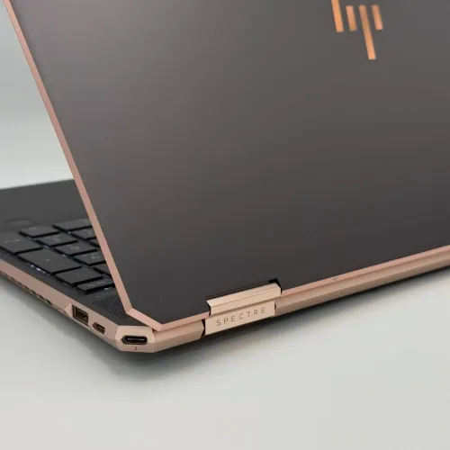 HP Spectre x360 15-df0027nb / i7-8565U / 16 Go / 512 Go SSD / MX150 / 15.6 Tactile x360