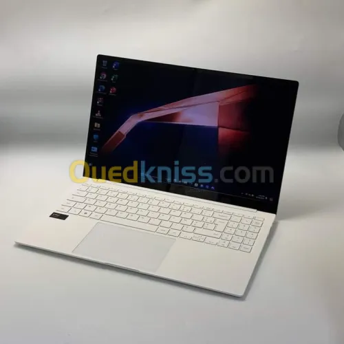 SAMSUNG GALAXY BOOK PRO 4 / 14th ULTRA 7 155H / 16Go DDR5 / 512SSD / AMOLED 15.6