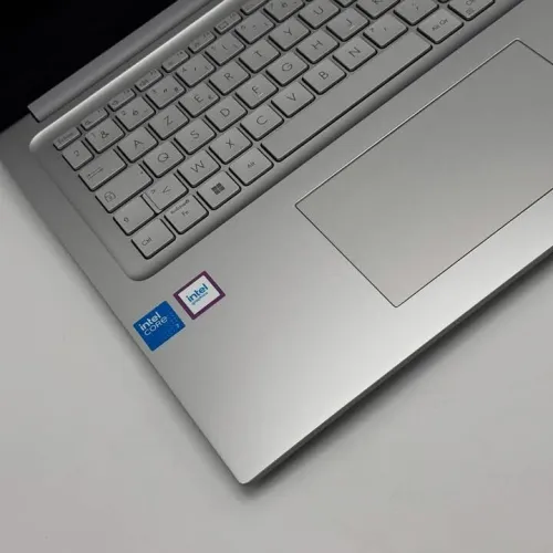 ASUS VIVOBOOK 17 / Core 7 150U / 16Go / 1To SSD / 17.3  FHD