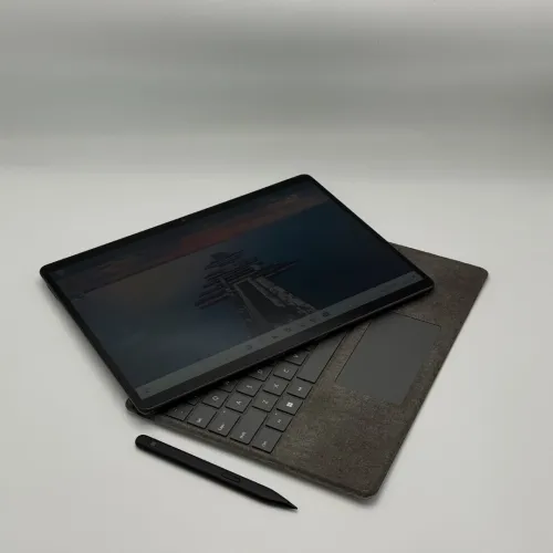 MICROSOFT SURFACE PRO 8 Avec Stylet /11th I7-1185G7 /16GO LPDDR4X /512SSD /13.4 3K Tactile