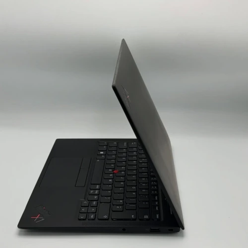 Lenovo ThinkPad X1 Carbon Gen 9 / i7-1165G7 / 16 Go / 1 To SSD / 14 4K OLED