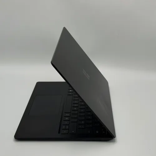 Microsoft Surface Laptop 5 / i5-1245U / 16 Go DDR5X / 256 Go SSD / 13.4 2K Tactile