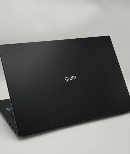 LG GRAM 17 OLED / i7-1260P / 32Go DDR5 / 1To SSD NVMe
