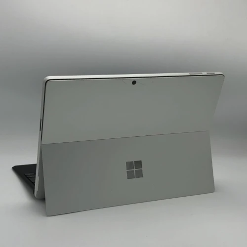 Microsoft Surface Pro 9 / i7-1265U / 16 Go DDR5 / 512 Go SSD / Écran 3K 120 Hz