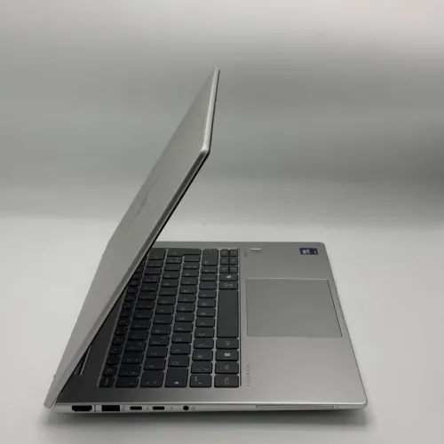 HP EliteBook 640 G11 Ultra / Ultra 7 155U / 16 Go DDR5 / 256 Go SSD NVMe / 14 FHD+ Tactile