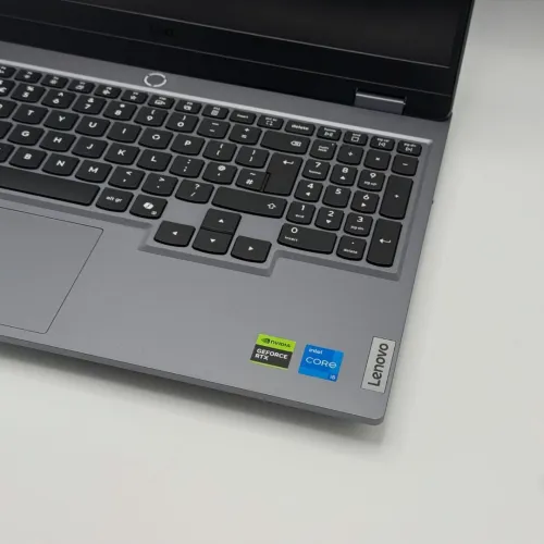 Lenovo LOQ 15 / i5-13450HX / 24 Go DDR5 / 1 To SSD / RTX 5050 / 15.6 FHD 144Hz