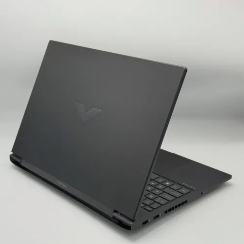 HP Victus 16 / i7-13620H / 16 Go DDR5 / RTX 4060 / 165Hz