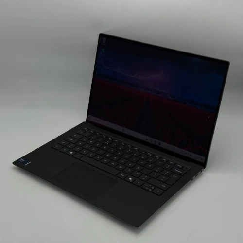 DELL PRECISION 5490 / ULTRA 9 185H / 64Go DDR5 / 512SSD / NVIDIA RTX 2000 ADA 8Go/ 14 QHD+