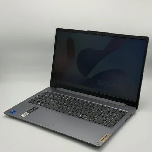 Lenovo IdeaPad Slim 3 / i7-13620H / 16Go DDR5 / 1To SSD NVMe / 15.6 FHD
