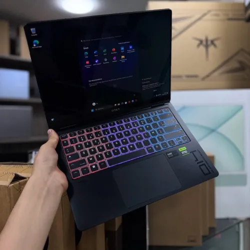 HP OMEN Transcend O14 / ULTRA 9 185H / NVIDIA RTX 4060 8Go / 32Go DDR5 / 1TO SSD / 14 OLED 3k 120Hz