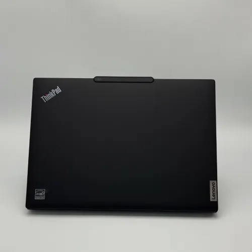 Lenovo ThinkPad X13 Gen 4 Magnesium / Ryzen 5 Pro 7540U / 32 Go DDR5 / 512 Go SSD / 13.3 FHD+