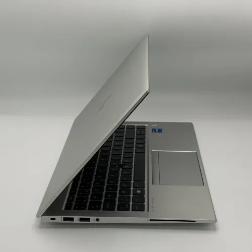 HP ELITEBOOK 840 G8 / 11th I7-1165G7 / 32Go DDR4 / 1To SSD / 14 FHD