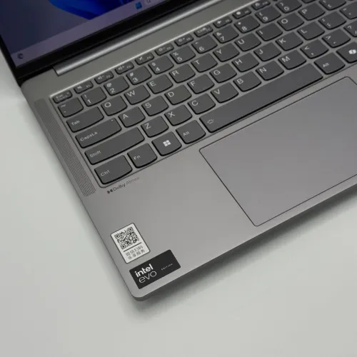 LENOVO IDEAPAD PRO 5 OLED / ULTRA 9 185H / 32Go DDR5x / 1To SSD / 14 2.8K 120hz OLED