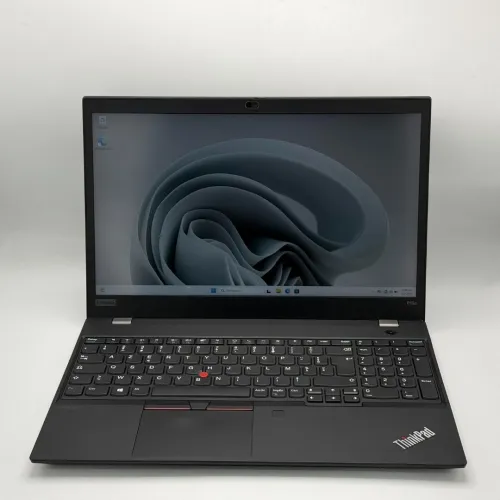 Lenovo ThinkPad P15s / i5-10310U / 16 Go DDR4 / 512 Go SSD NVMe / Quadro P520 / 15.6 FHD