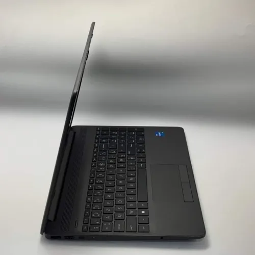 HP 250 G8 / 11th I5-1135G7 / 8Go DDR4 / 256SSD / 15.6 FHD