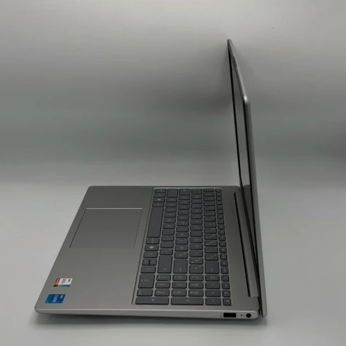 HP Laptop 15-fc0005sf / Ryzen 5 7520U / 8Go / 512Go SSD / 15.6 FHD
