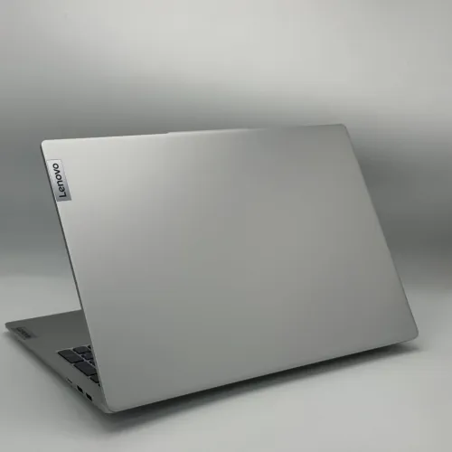 LENOVO IDEAPAD SLIM 5 / RYZEN 7 8840Hs /  AMD RADEON 780M UP TO 8Go / 32Go DDR5 / 1To SSD / 16 FHD+
