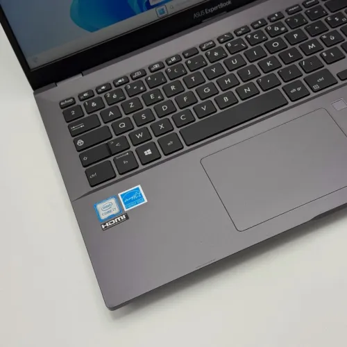 ASUS ExpertBook 15 / i7-8565U / 16 Go / 256 Go SSD / 15.6 FHD
