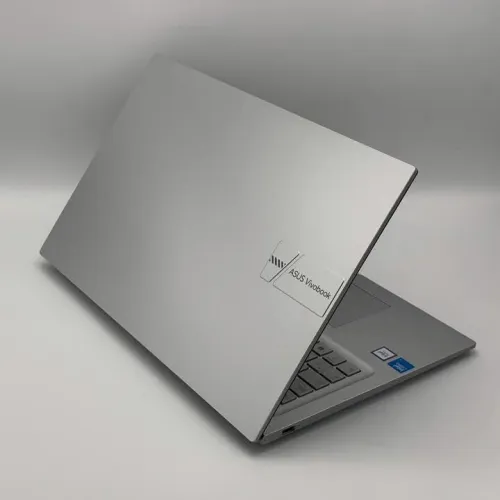 ASUS VIVOBOOK 17 / Core 7 150U / 16Go / 1To SSD / 17.3  FHD