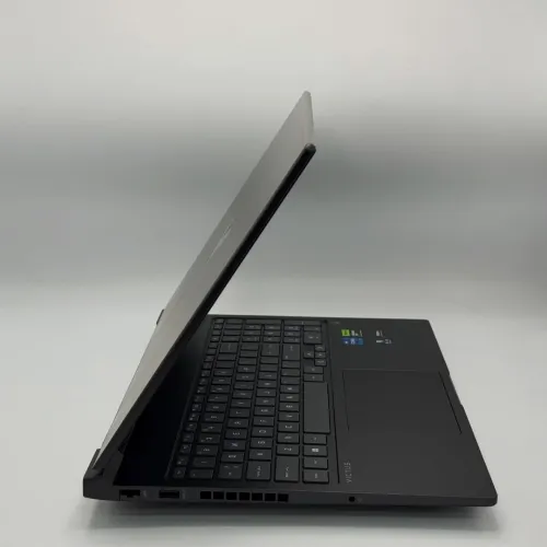HP Victus 16  / i7-13620H / 16 Go DDR5 / 512 Go SSD / RTX 4060 8Go / 16.1 FHD 165hz