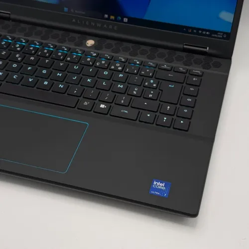 Dell Alienware M16 R2 / Ultra 7 155H / 32 Go / RTX 4070 / QHD+ 240Hz