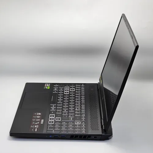 ACER NITRO 16 / 13th RYZEN 7 7840HS/ 16GO DDR5 / 1TO SSD / NVIDIA RTX 4050 06GO / 16" 165Hz FHD+