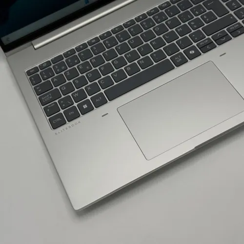 HP EliteBook 660 G11 / Ultra 5 135H / 16 Go / 512 Go SSD / RTX 2050 / 16 FHD+