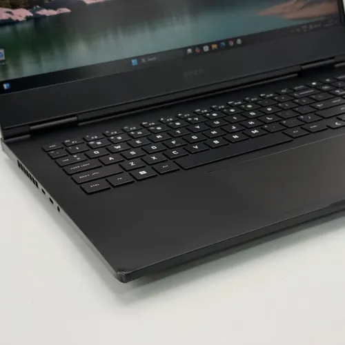 HP OMEN 16 / 14th I7-14650Hx / 16Go DDR5 / 1To SSD / NVIDIA RTX 4070 8Go / 16 QHD 240Hz
