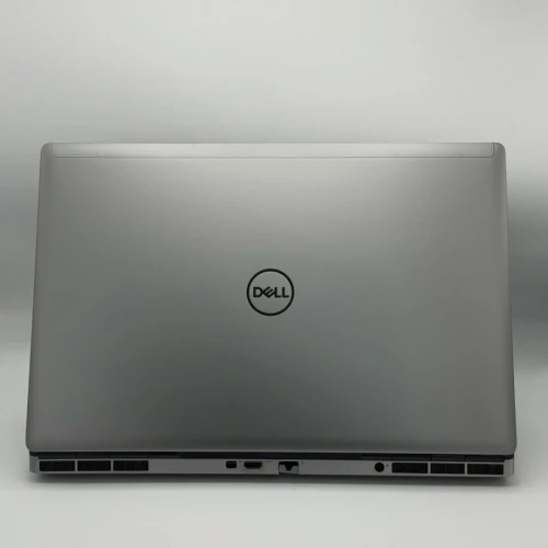 Dell Precision 7750 / i7-10875H / 16 Go DDR4 / 512 Go SSD NVMe / Quadro RTX 4000 8 Go / 17 FHD